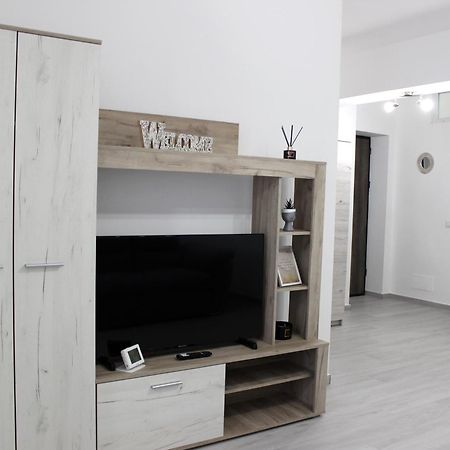 Deluxe Apartments On G Enescu Blvd Near Stefan Cel Mare University Suceava Exterior foto